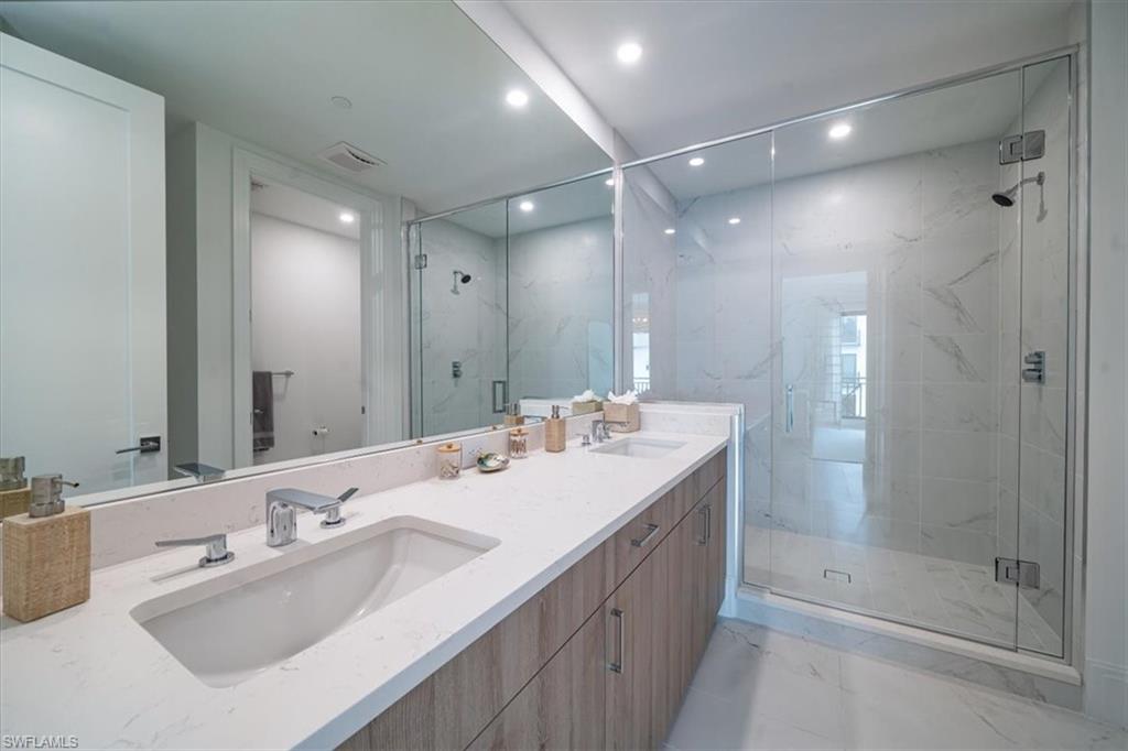 Naples, Florida, 34102, United States, 4 Bedrooms Bedrooms, ,4.5 BathroomsBathrooms,Residential,For Sale,1705781