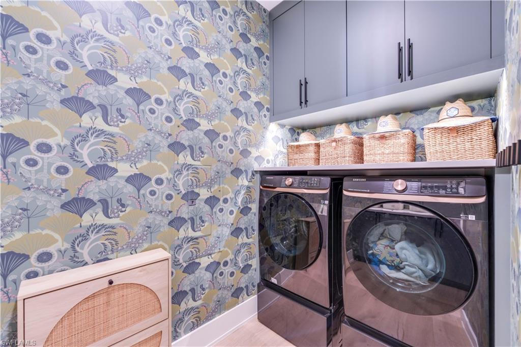 Naples, Florida, 34102, United States, 3 Bedrooms Bedrooms, ,3.5 BathroomsBathrooms,Residential,For Sale,1968126