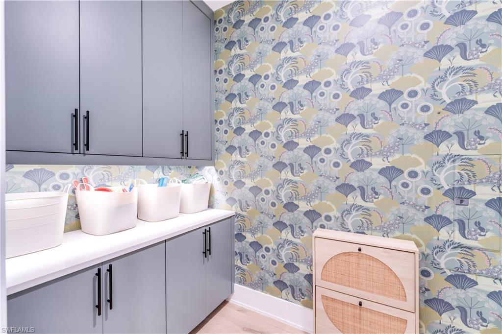 Naples, Florida, 34102, United States, 3 Bedrooms Bedrooms, ,3.5 BathroomsBathrooms,Residential,For Sale,1968126