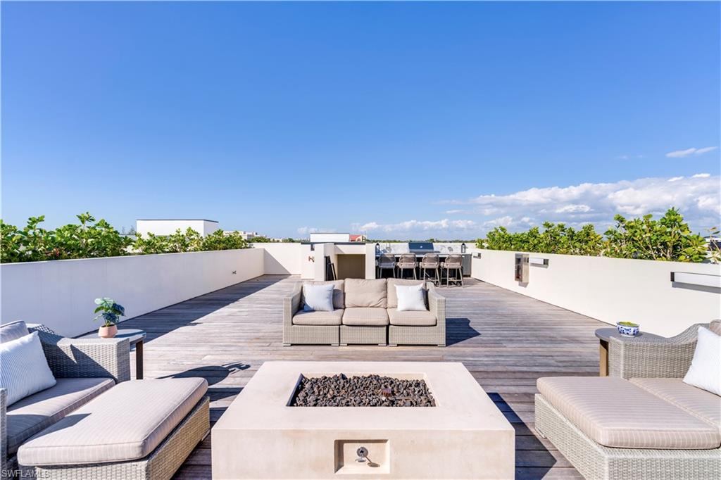 Naples, Florida, 34102, United States, 3 Bedrooms Bedrooms, ,3.5 BathroomsBathrooms,Residential,For Sale,1968126