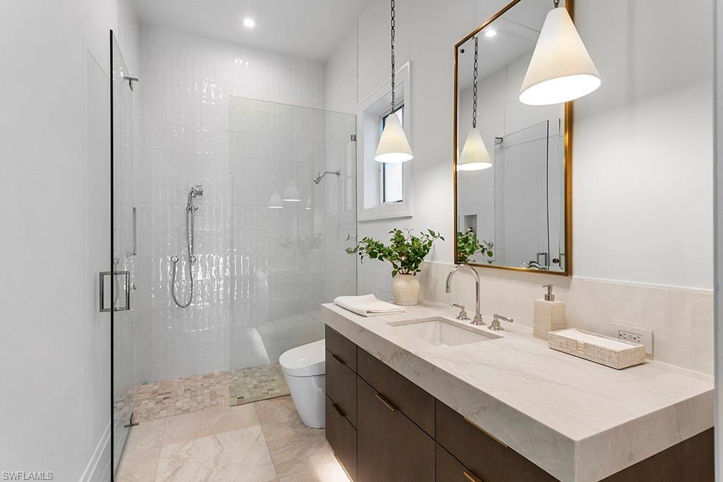Naples, Florida, 34102, United States, 5 Bedrooms Bedrooms, ,6.5 BathroomsBathrooms,Residential,For Sale,1860210