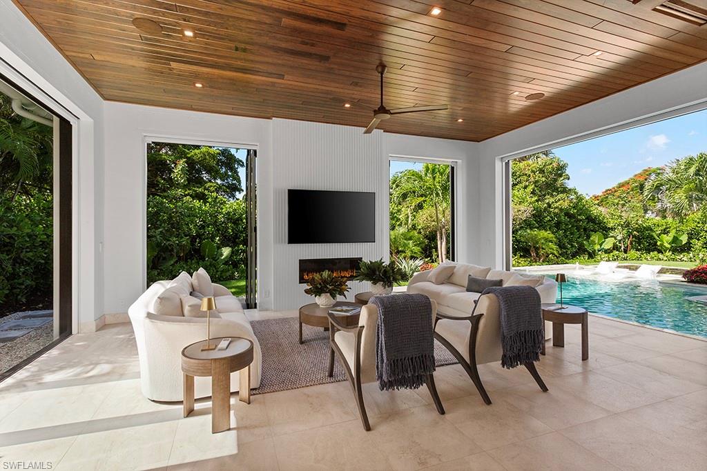 Naples, Florida, 34102, United States, 5 Bedrooms Bedrooms, ,6.5 BathroomsBathrooms,Residential,For Sale,1860210