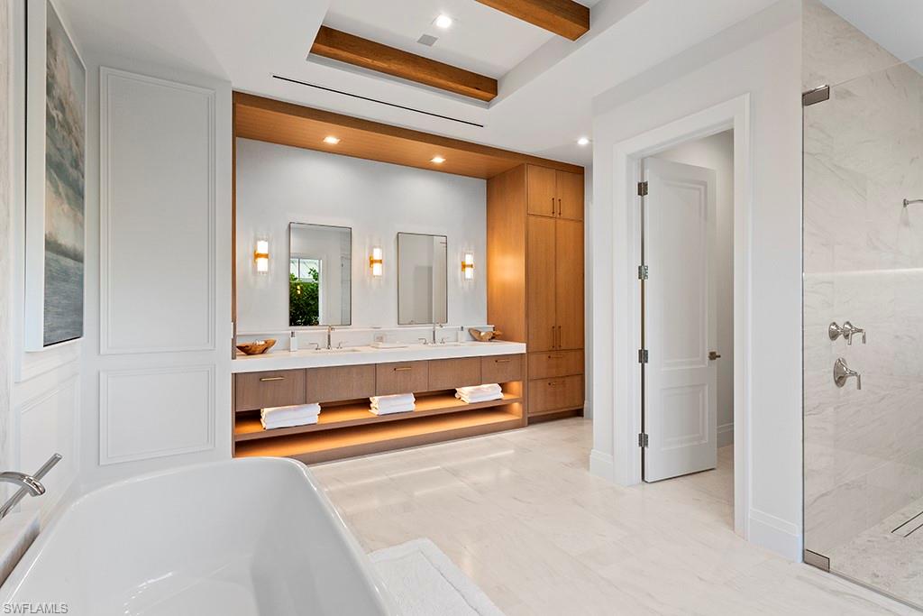 Naples, Florida, 34102, United States, 5 Bedrooms Bedrooms, ,6.5 BathroomsBathrooms,Residential,For Sale,1860210