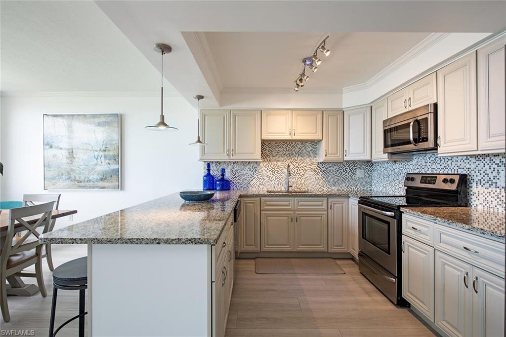 Naples, Florida, 34108, United States, 2 Bedrooms Bedrooms, ,2 BathroomsBathrooms,Residential,For Sale,1863154