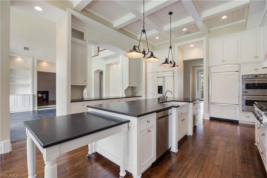 Naples, Florida, 34105, United States, 6 Bedrooms Bedrooms, ,6.5 BathroomsBathrooms,Residential,For Sale,1892552