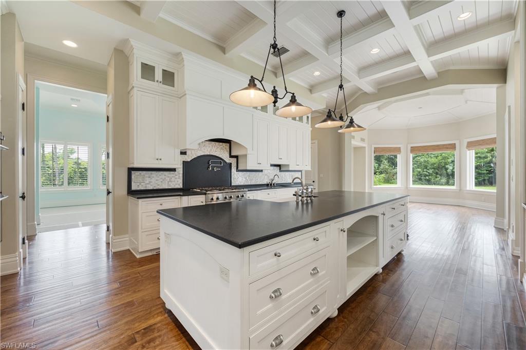 Naples, Florida, 34105, United States, 6 Bedrooms Bedrooms, ,6.5 BathroomsBathrooms,Residential,For Sale,1892552