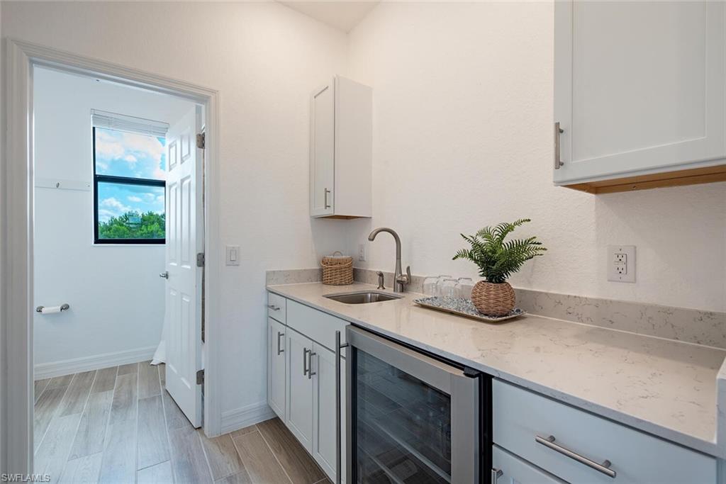 Naples, Florida, 34120, United States, 4 Bedrooms Bedrooms, ,4 BathroomsBathrooms,Residential,For Sale,1927622