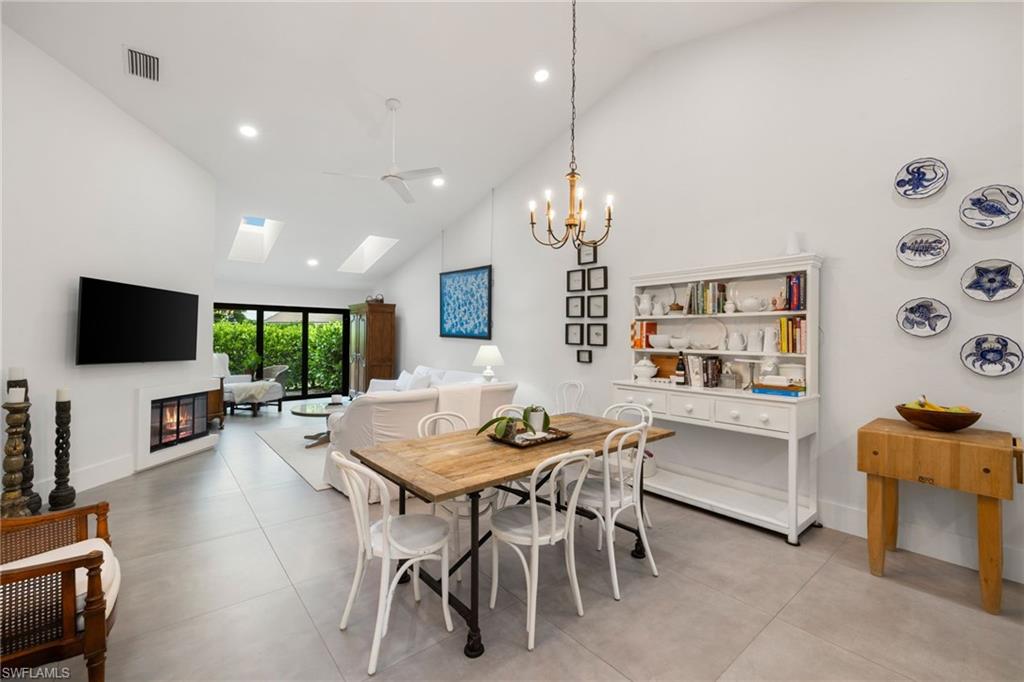 Naples, Florida, 34103, United States, 2 Bedrooms Bedrooms, ,2 BathroomsBathrooms,Residential,For Sale,1963433