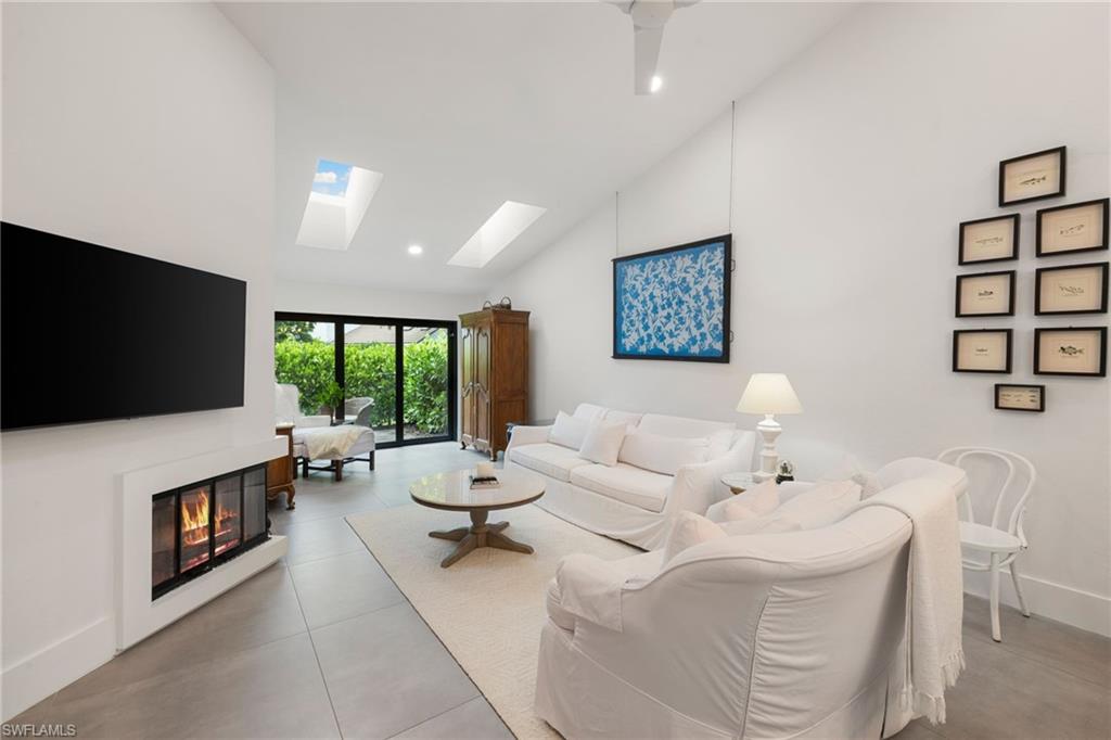 Naples, Florida, 34103, United States, 2 Bedrooms Bedrooms, ,2 BathroomsBathrooms,Residential,For Sale,1963433