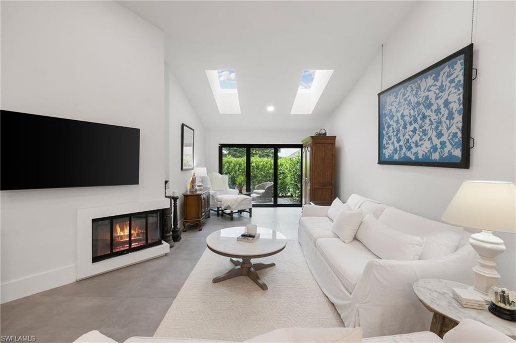 Naples, Florida, 34103, United States, 2 Bedrooms Bedrooms, ,2 BathroomsBathrooms,Residential,For Sale,1963433