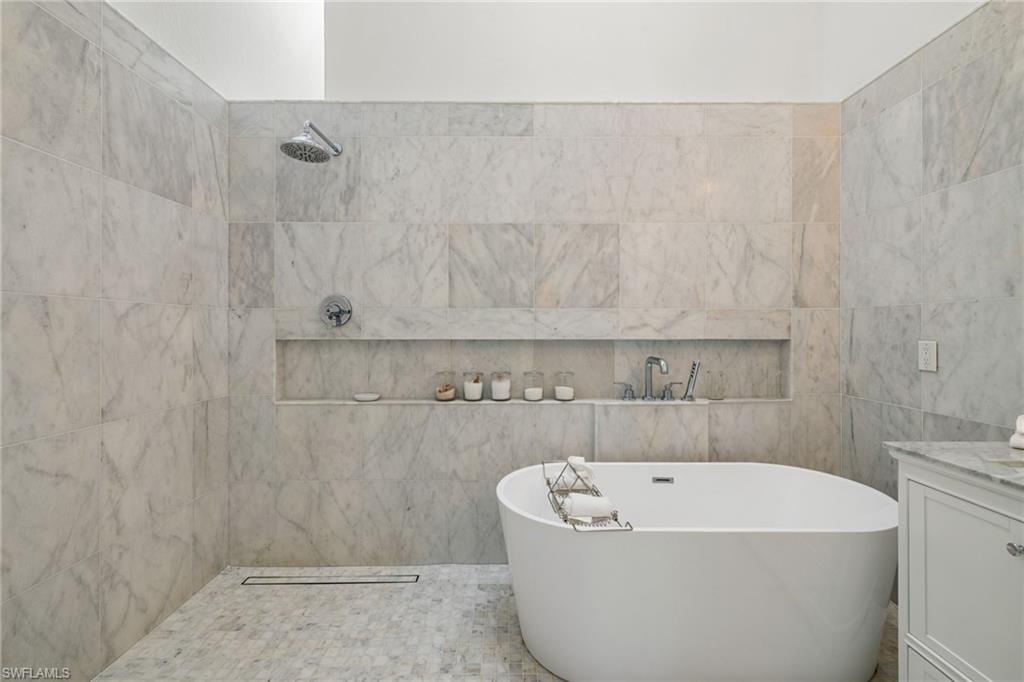 Naples, Florida, 34103, United States, 2 Bedrooms Bedrooms, ,2 BathroomsBathrooms,Residential,For Sale,1963433