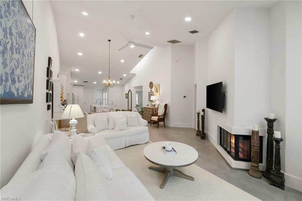 Naples, Florida, 34103, United States, 2 Bedrooms Bedrooms, ,2 BathroomsBathrooms,Residential,For Sale,1963433