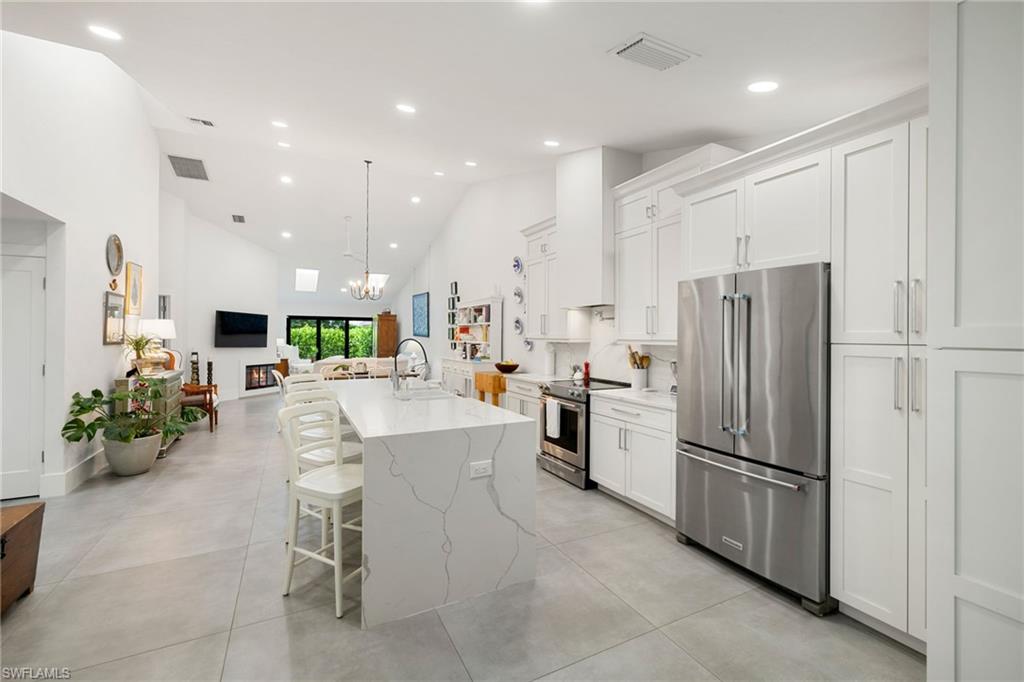 Naples, Florida, 34103, United States, 2 Bedrooms Bedrooms, ,2 BathroomsBathrooms,Residential,For Sale,1963433