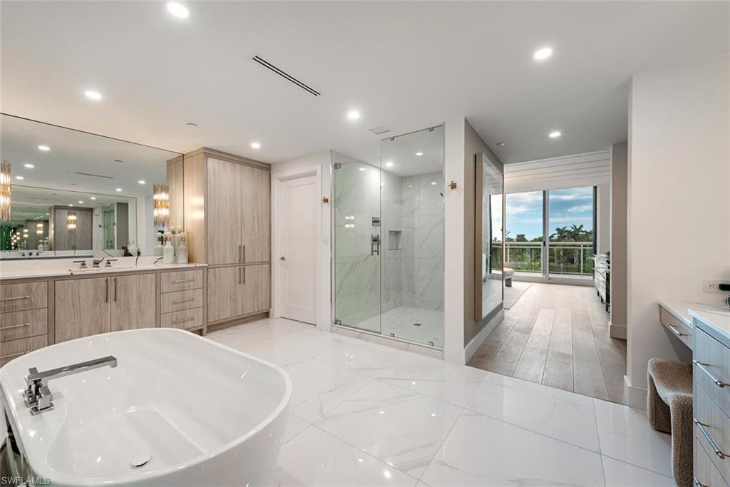 Naples, Florida, 34110, United States, 4 Bedrooms Bedrooms, ,4 BathroomsBathrooms,Residential,For Sale,1960004