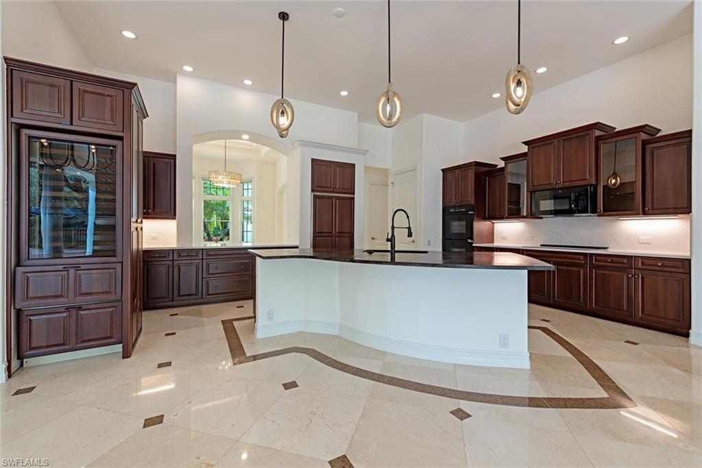 Naples, Florida, 34110, United States, 6 Bedrooms Bedrooms, ,7 BathroomsBathrooms,Residential,For Sale,1995296