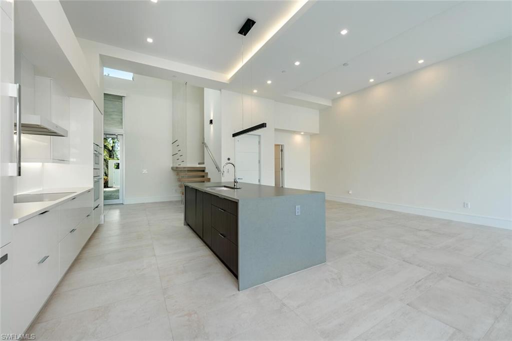 Naples, Florida, 34102, United States, 3 Bedrooms Bedrooms, ,3.5 BathroomsBathrooms,Residential,For Sale,2002674