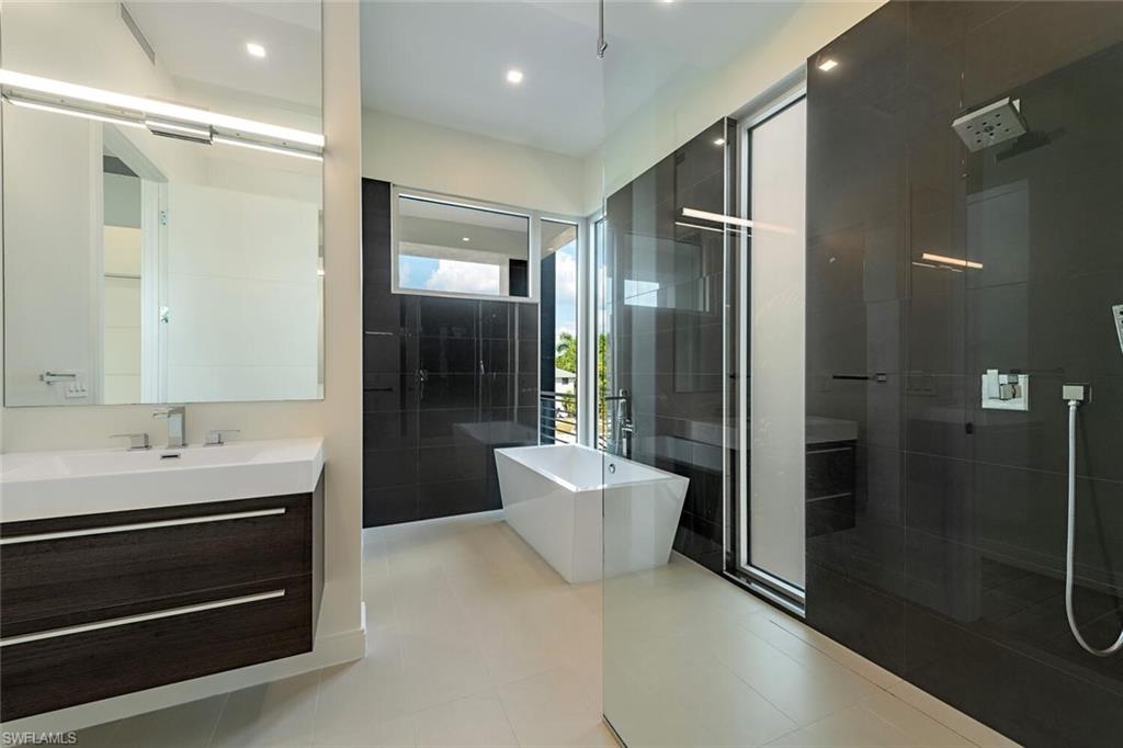 Naples, Florida, 34102, United States, 3 Bedrooms Bedrooms, ,3.5 BathroomsBathrooms,Residential,For Sale,2002674