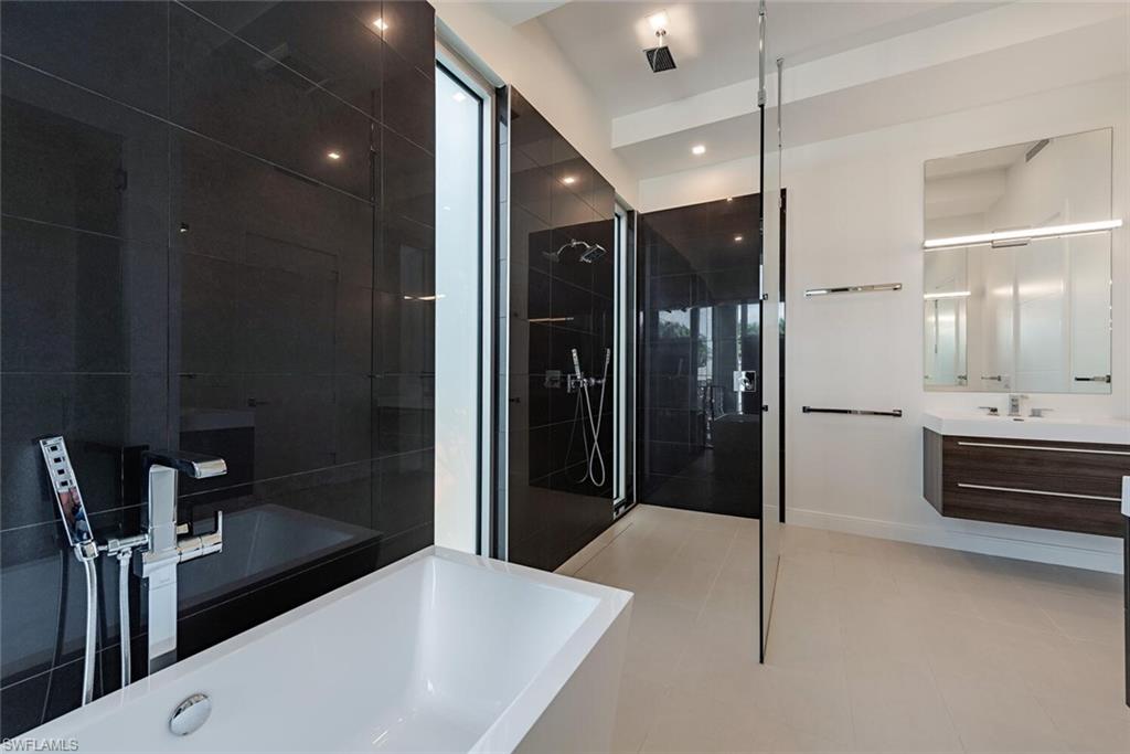 Naples, Florida, 34102, United States, 3 Bedrooms Bedrooms, ,3.5 BathroomsBathrooms,Residential,For Sale,2002674