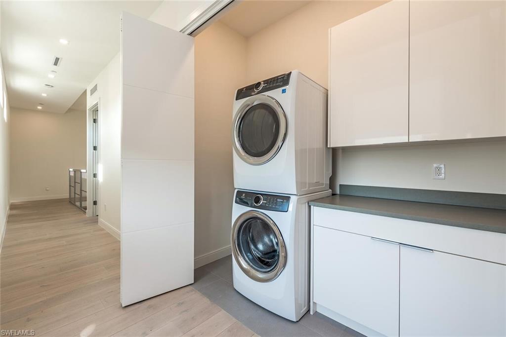 Naples, Florida, 34102, United States, 3 Bedrooms Bedrooms, ,3.5 BathroomsBathrooms,Residential,For Sale,2002674