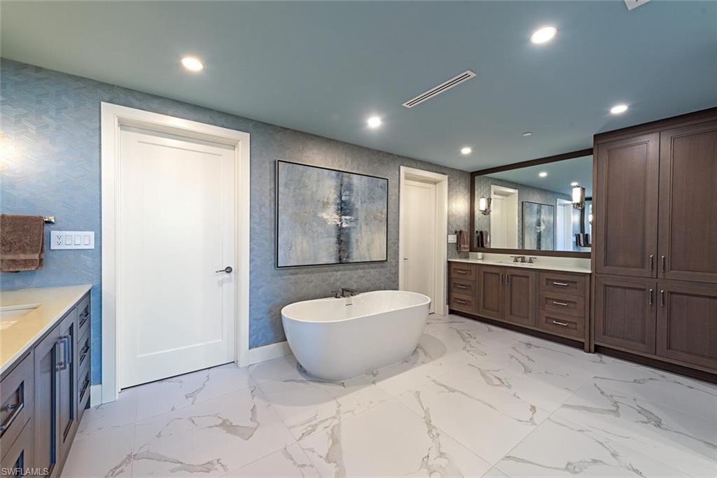 Naples, Florida, 34110, United States, 3 Bedrooms Bedrooms, ,3.5 BathroomsBathrooms,Residential,For Sale,1992630