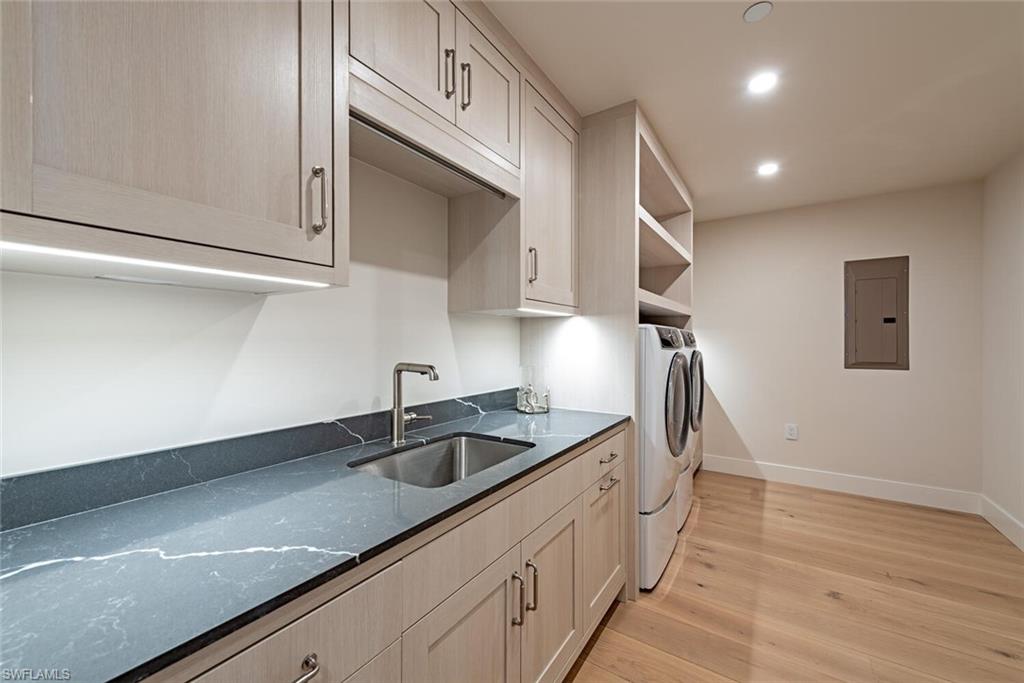 Naples, Florida, 34110, United States, 3 Bedrooms Bedrooms, ,3.5 BathroomsBathrooms,Residential,For Sale,1992630